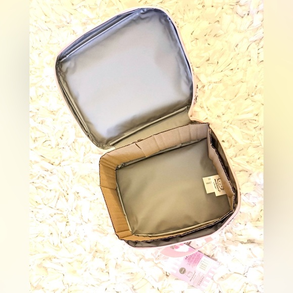 NWT Hello Kitty lunch box bag tote - Picture 3 of 4